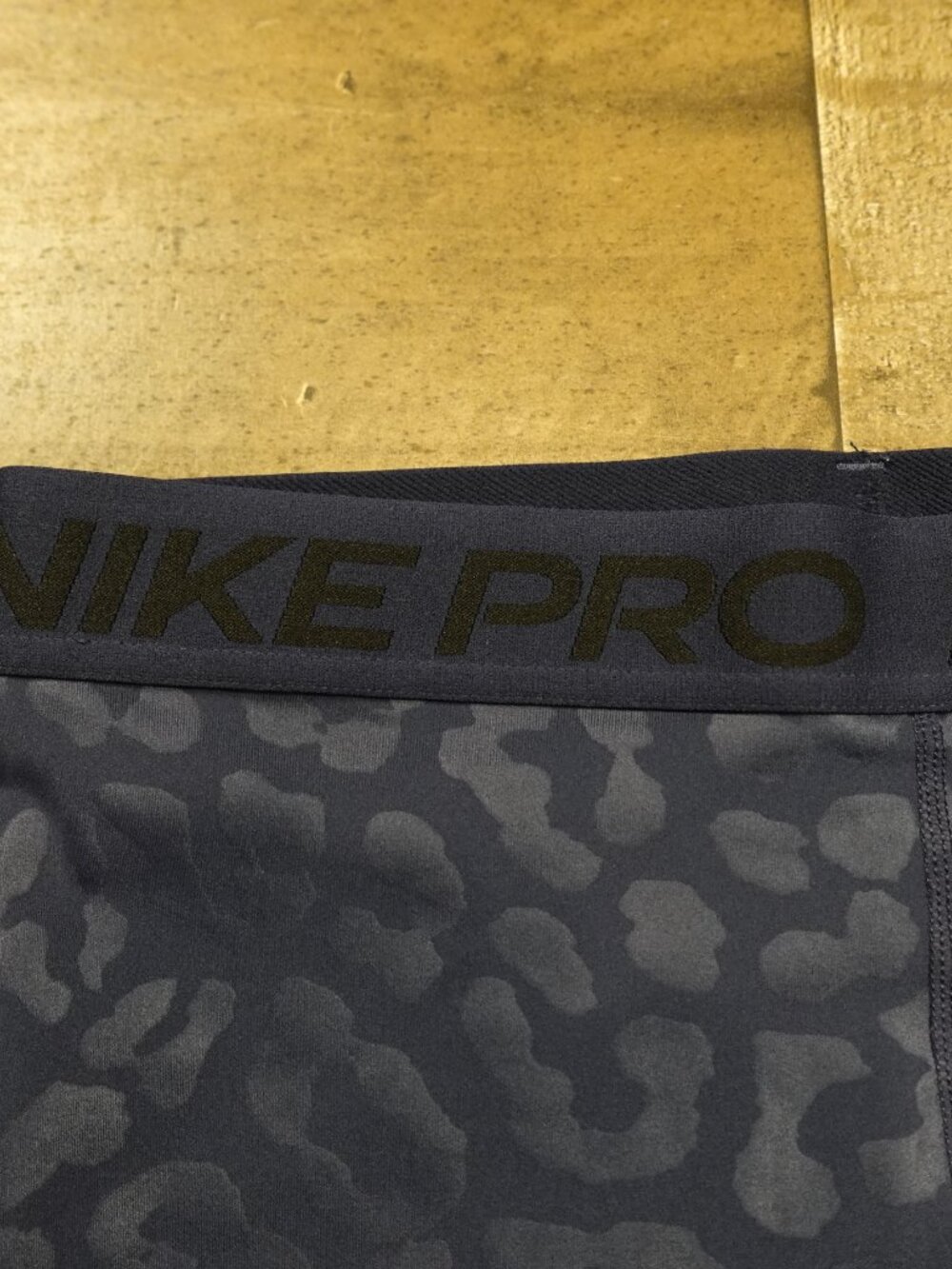 Nike Pro Dri-FIT High-Waisted 7/8 Leggings Women’s Medium Blue Leopard Print - Picture 2 of 12